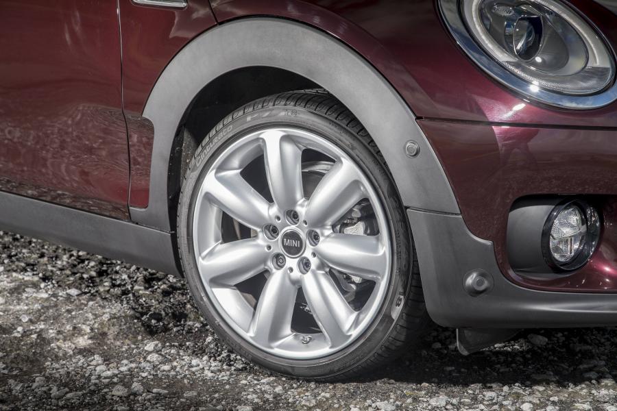  Mini Cooper D Clubman 2015 года  (UK) (фото 87 из 127)